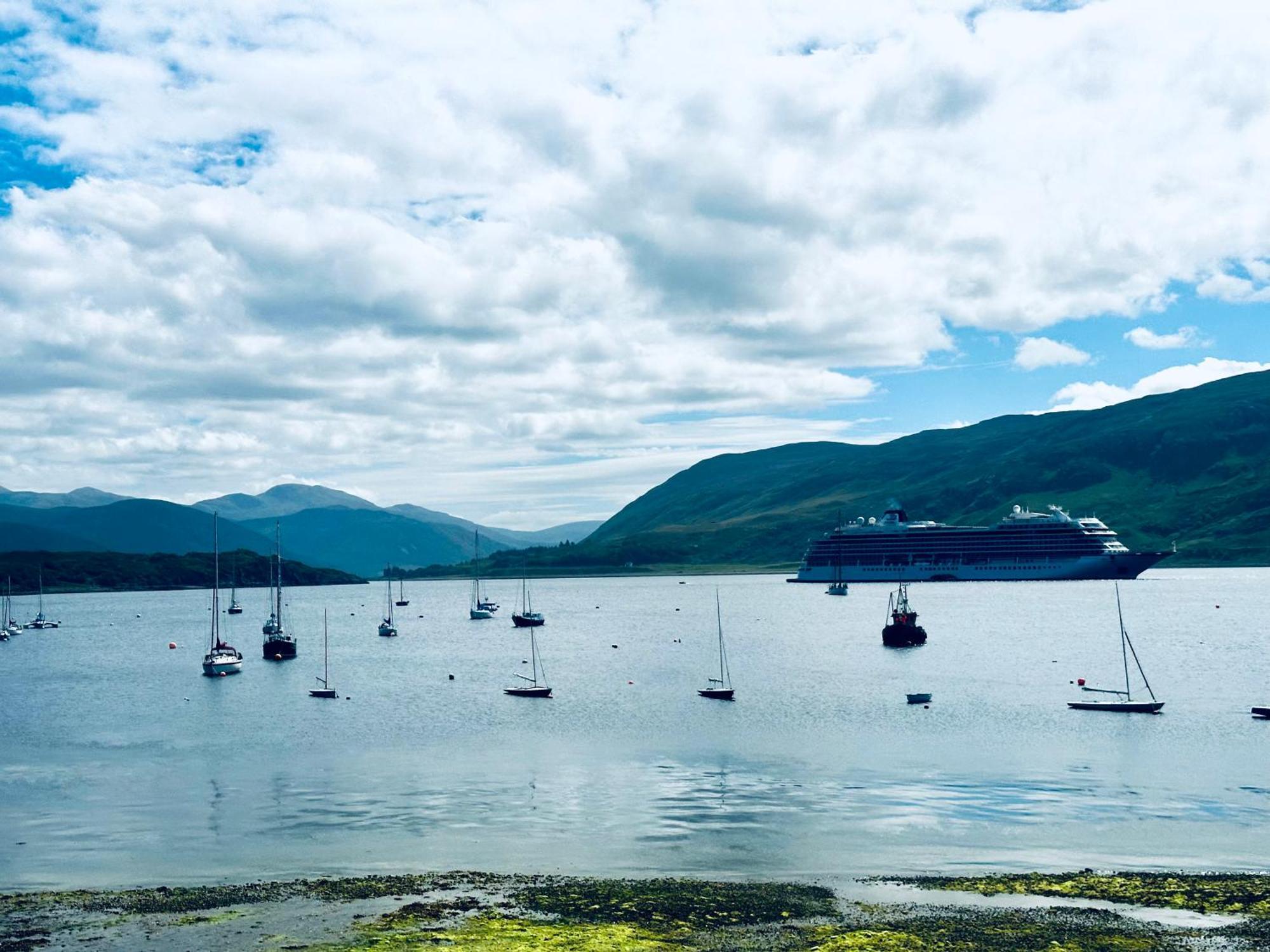 The Ferry Boat Inn Ullapool Exterior photo